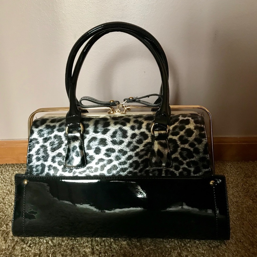 Glitz & Ears Animal Print/Black Purse.